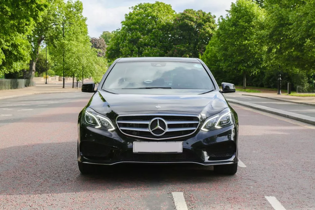 LR Chauffeurs - MercedesSClass 